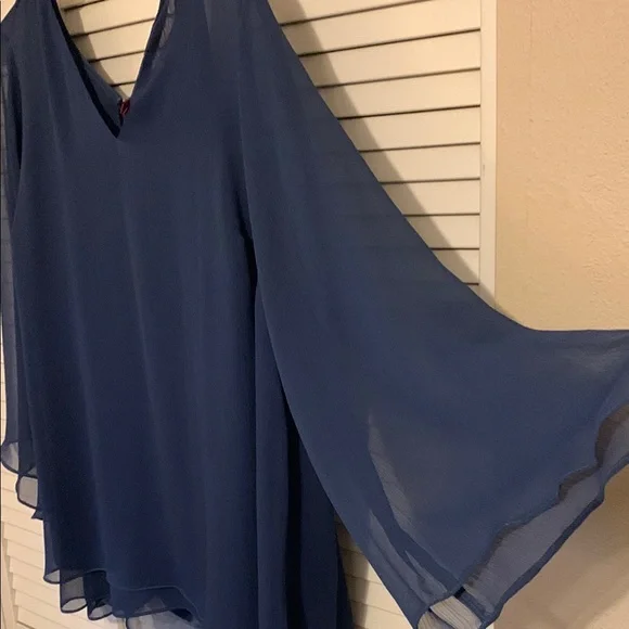 Elegant Blue Women's Top - Picture 4 of 4